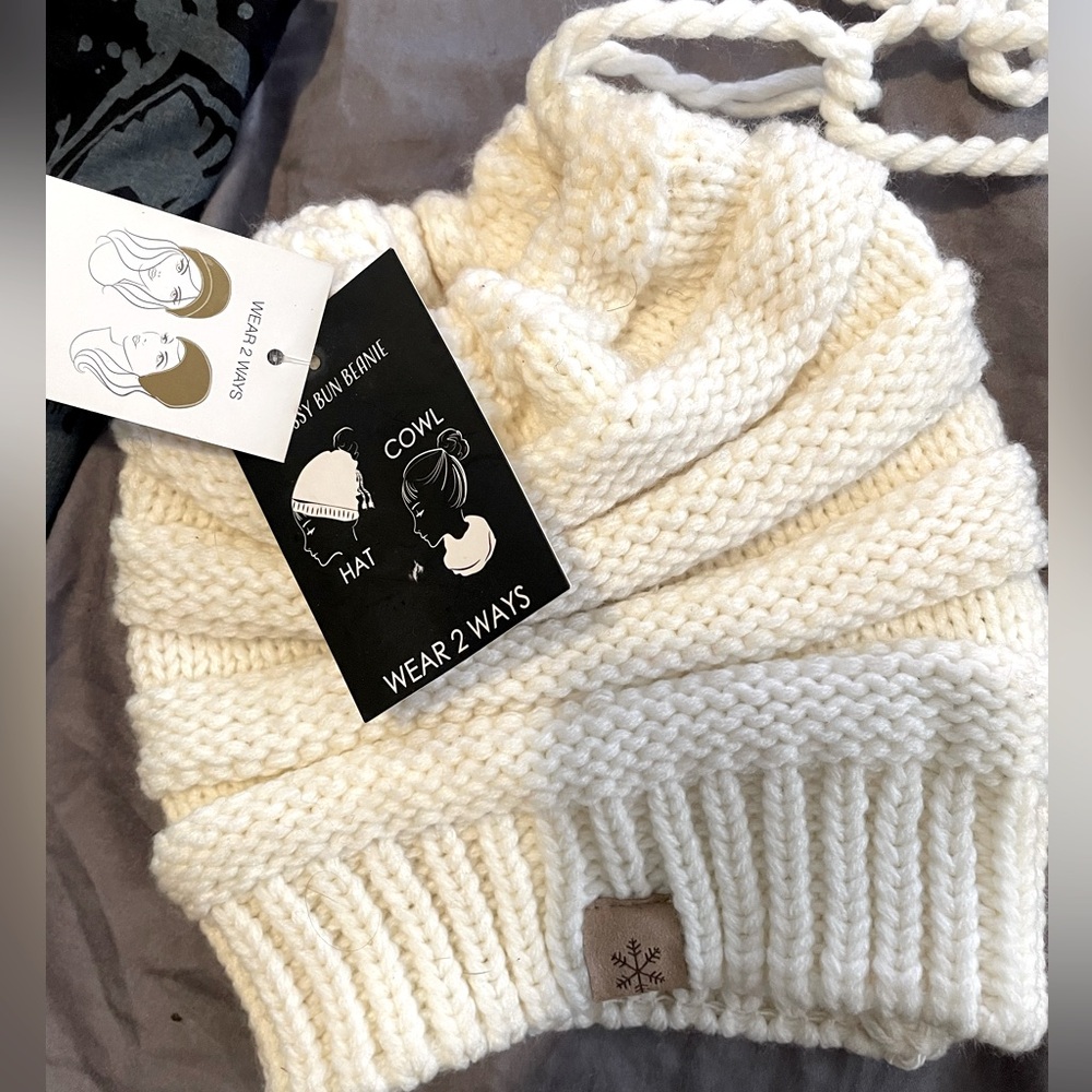White Winter Messy Bun BEANIE.size- OS